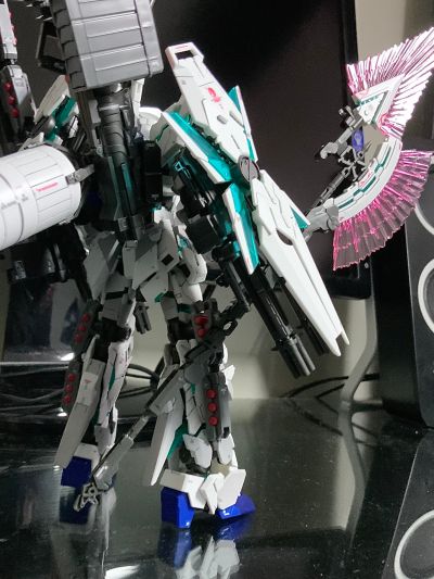 RG 1/144  全装独角兽高达