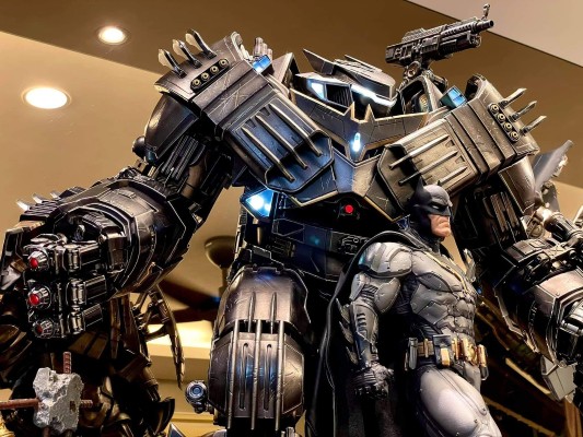 UMMDC-03UT  蝙蝠侠: 终局 蝙蝠侠 正义破坏者 Ultimate版