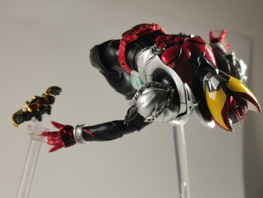 S.H.Figuarts(真骨雕制法)    假面骑士月骑 月骑形态