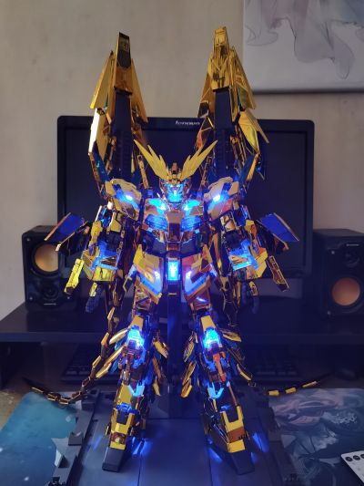 PG 1/60  独角兽高达三号机 凤凰（机动战士高达NT版）