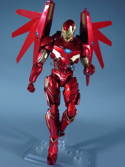 漫威宇宙  Variant Bringarts DESIGNED BY TETSUYA NOMURA 钢铁侠