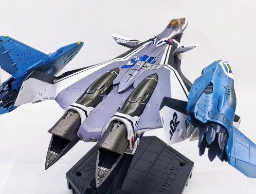 DX超合金 剧场版 超时空要塞Δ 激情的女武神 VF-31F 齐格菲用利刃·魔龙配件包