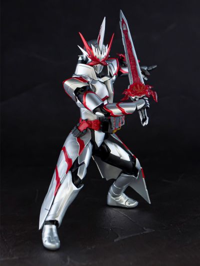 S.H.Figuarts   假面骑士圣刃 龙骑士