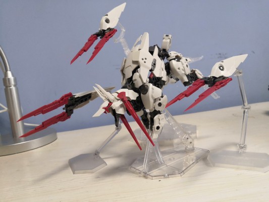 六角机牙 WEIRD TAILS