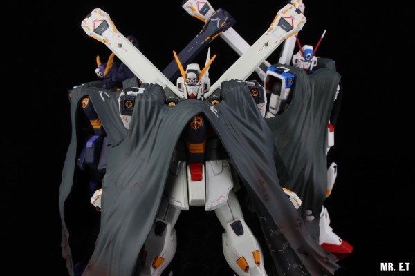 GUNDAM FIX FIGURATION ＃0031 海盗高达3号機 & 全装甲型海盗高达X-1