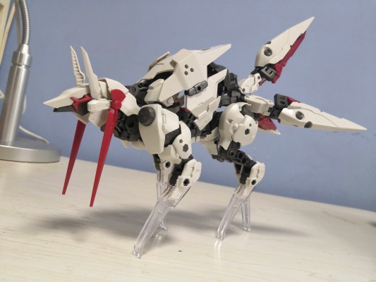 六角机牙 WEIRD TAILS