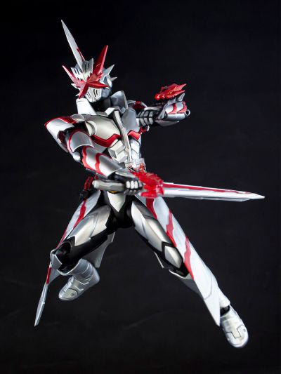 S.H.Figuarts   假面骑士圣刃 龙骑士