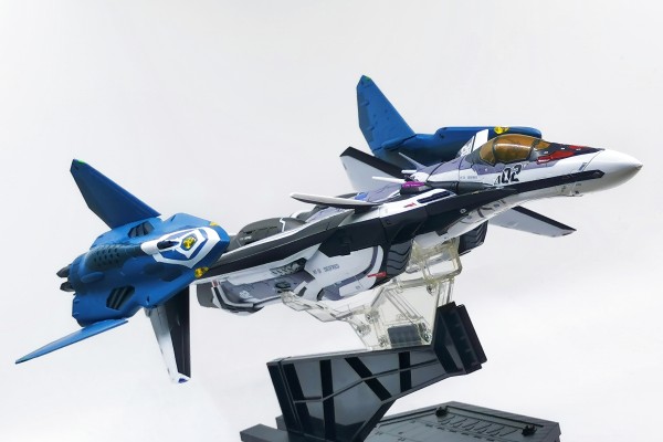 DX超合金 剧场版 超时空要塞Δ 激情的女武神 VF-31F 齐格菲用利刃·魔龙配件包