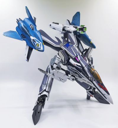 DX超合金 剧场版 超时空要塞Δ 激情的女武神 VF-31F 齐格菲用利刃·魔龙配件包