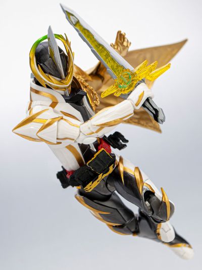 S.H.Figuarts   假面骑士刀剑 阿拉基那神灯