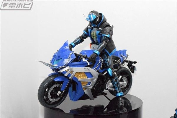 S.H.Figuarts 假面骑士：灵骑 叛逆者机车/胡迪摩托车