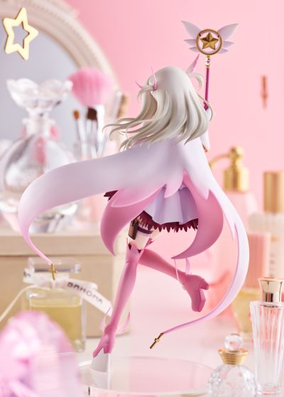 Fate/kaleid liner 魔法少女☆伊莉雅 Prisma☆Phantasm 伊莉雅斯菲尔·冯·爱因兹贝伦 眨眼ver.