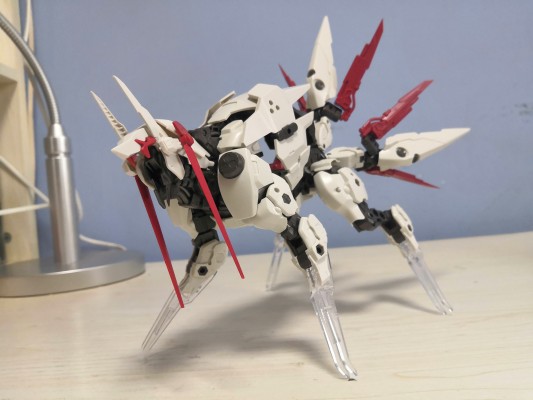 六角机牙 WEIRD TAILS