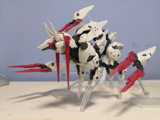 六角机牙 WEIRD TAILS