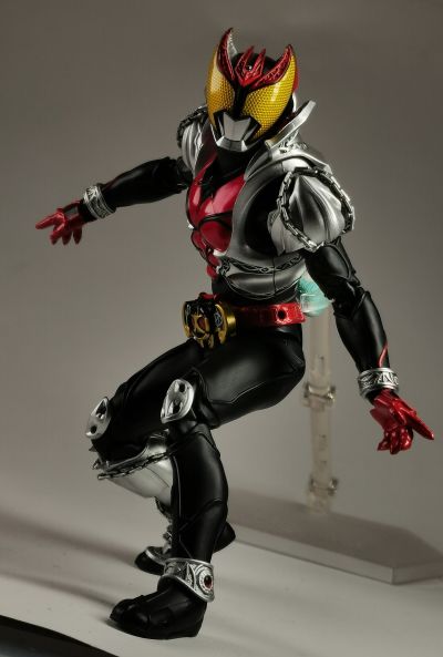 S.H.Figuarts(真骨雕制法)    假面骑士月骑 月骑形态