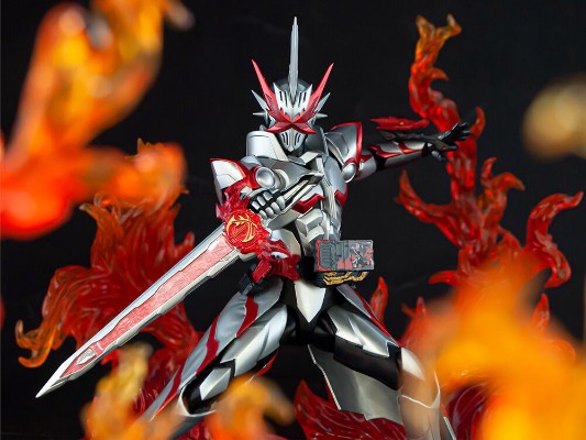 S.H.Figuarts   假面骑士圣刃 龙骑士