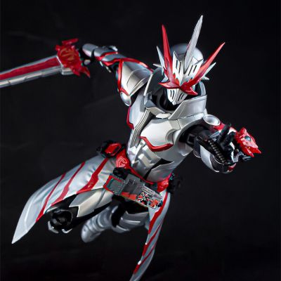 S.H.Figuarts   假面骑士圣刃 龙骑士