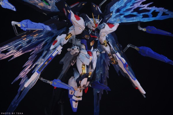 METAL BUILD 机动战士高达SEED DESTINY ZGMF-X20A 强袭自由高达 光之翼套装 SOUL BLUE Ver.