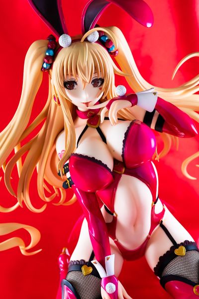 卡萝琳・尤莉 兔女郎