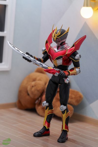 S.H.Figuarts  假面骑士龙骑生存形态