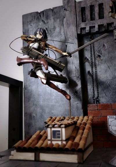 进击的巨人 利维尔&巨人