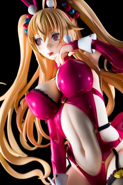 卡萝琳・尤莉 兔女郎