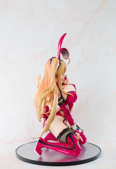 卡萝琳・尤莉 兔女郎