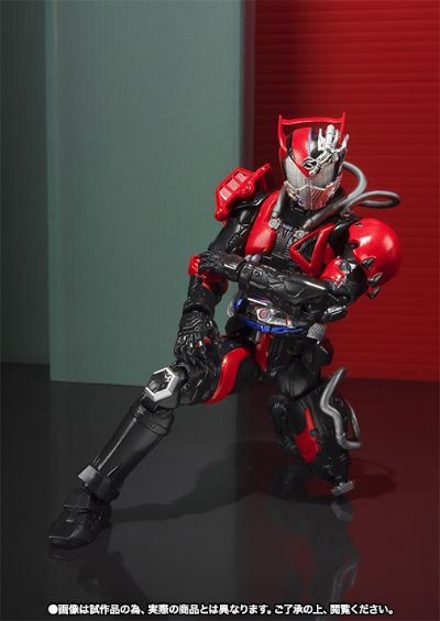 S.H.Figuarts 剧场版 假面骑士驰骑 SURPRISE FUTURE 假面骑士超白热驰骑