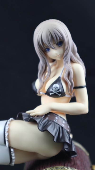 绝海的女豹 贝露贝特