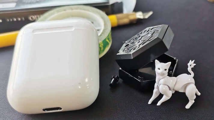 chitocerium XXII-tanio alb