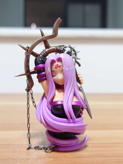 Fate Fantasm BOX 1 イリヤとゆかいな仲間たち 【イリヤ胸像フィギュア付録】 （書籍）