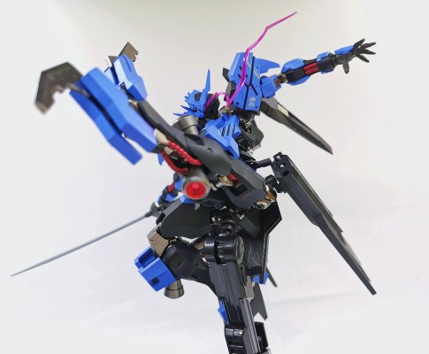 METAL ROBOT魂 机动战士高达：铁血的奥尔芬斯 ASW-G-XX 维达尔高达