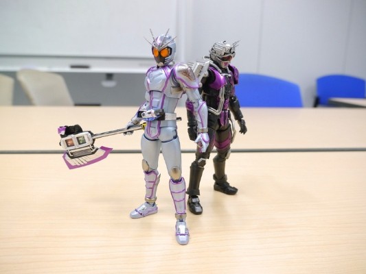S.H.Figuarts  假面骑士追猎者