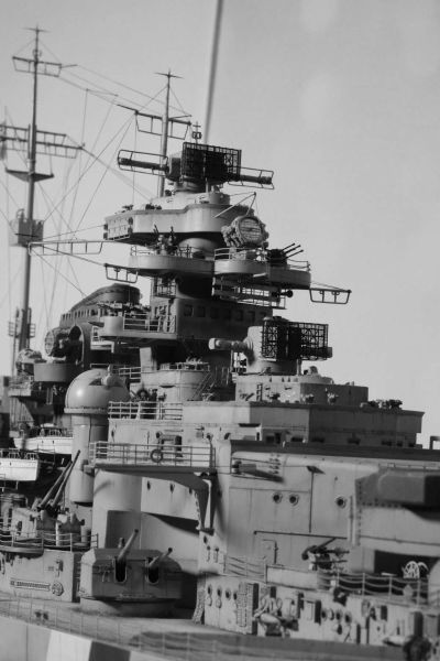 78013 1/350 德国海军 俾斯麦号战列舰