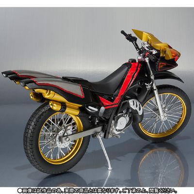 S.H.Figuarts 假面骑士空我 跃动追踪摩托2000