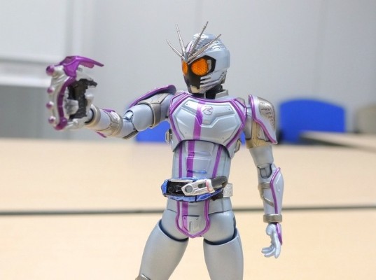 S.H.Figuarts  假面骑士追猎者