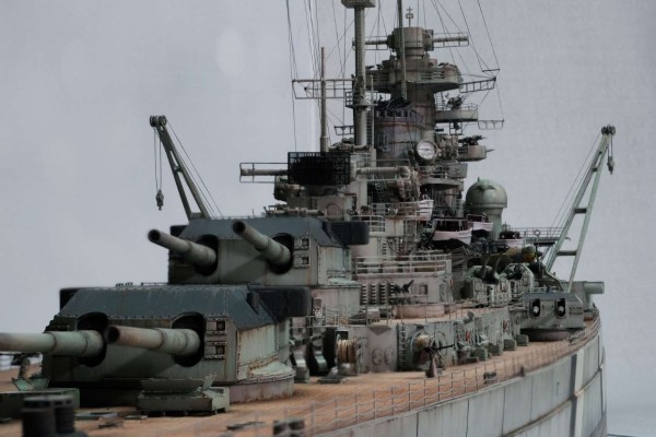 78013 1/350 德国海军 俾斯麦号战列舰