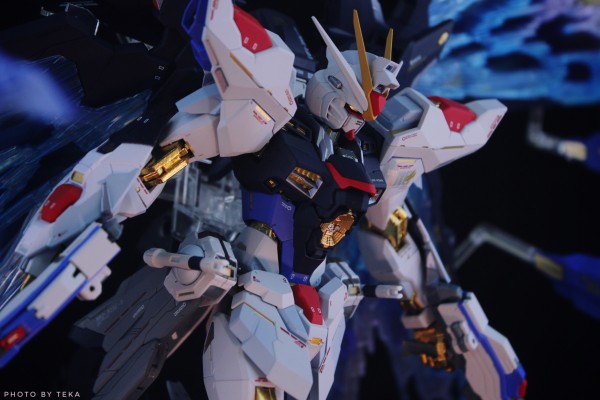 METAL BUILD 机动战士高达SEED DESTINY ZGMF-X20A 强袭自由高达 光之翼套装 SOUL BLUE Ver.