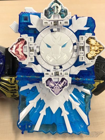 DX系列 假面骑士圣刃 银鬃冰兽战记 奇幻驱动书