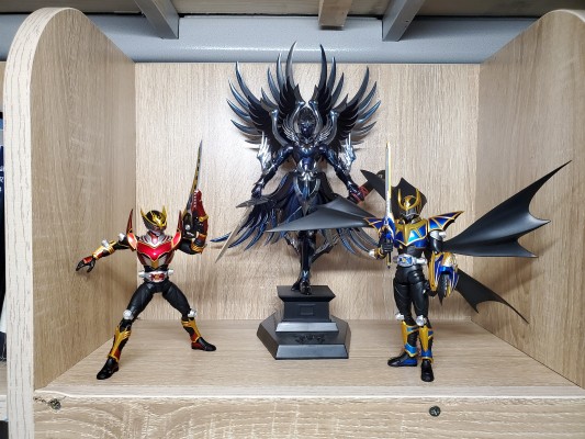 S.H.Figuarts  假面骑士龙骑生存形态