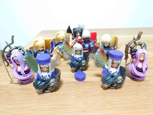 Fate Fantasm BOX 1 イリヤとゆかいな仲間たち 【イリヤ胸像フィギュア付録】 （書籍）