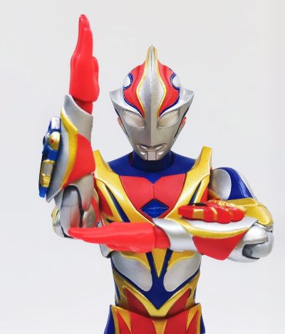 Ultra-Act 梦比优斯奥特曼 梦比优斯奥特曼 凤凰勇气形态