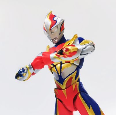 Ultra-Act 梦比优斯奥特曼 梦比优斯奥特曼 凤凰勇气形态