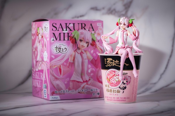 压泡面手办 VOCALOID 初音未来 樱花未来