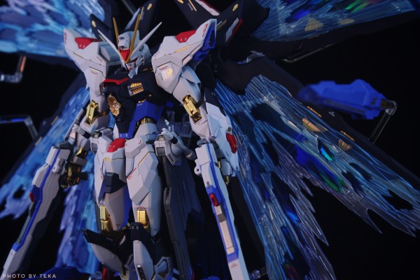 METAL BUILD 机动战士高达SEED DESTINY ZGMF-X20A 强袭自由高达 光之翼套装 SOUL BLUE Ver.