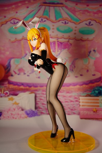 B-style 	为美好的世界献上祝福！ 达斯提尼斯·福特·拉拉蒂娜