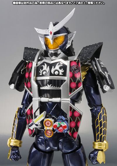 S.H.Figuarts 假面骑士：铠武 假面骑士铠武 阵羽柠檬武装