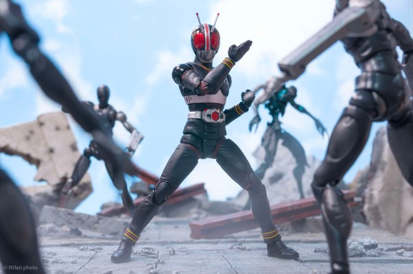 S.H.Figuarts(真骨雕制法)  假面骑士暗日