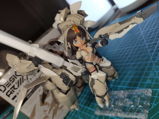 桌面军队  机甲爱丽丝 兼志谷设乐