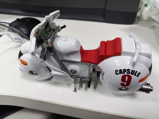 S.H.Figuarts   布玛的摩托-万能胶囊九号-